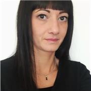 Hablante Nativo Italiano, tengo experiencia en conversacion en Italiano con adultos y ninos; previa experiencia en Italia como profesor particular en varias materias. Licenciada Expecialistica Sciencias Politicas en Italia. Vivo en Espana desde hace 5 ano